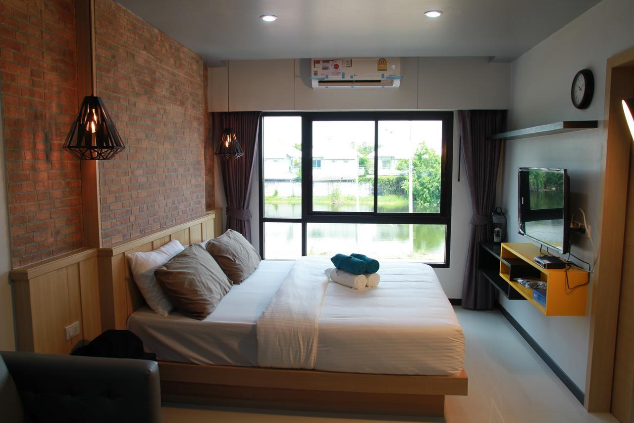Bangkok Boutique Resort Rangsit Патхумтхани Экстерьер фото