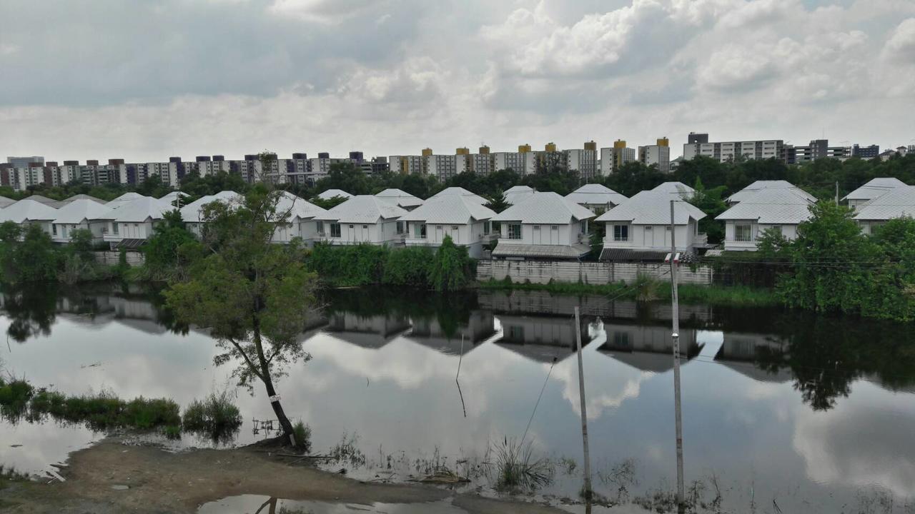 Bangkok Boutique Resort Rangsit Патхумтхани Экстерьер фото