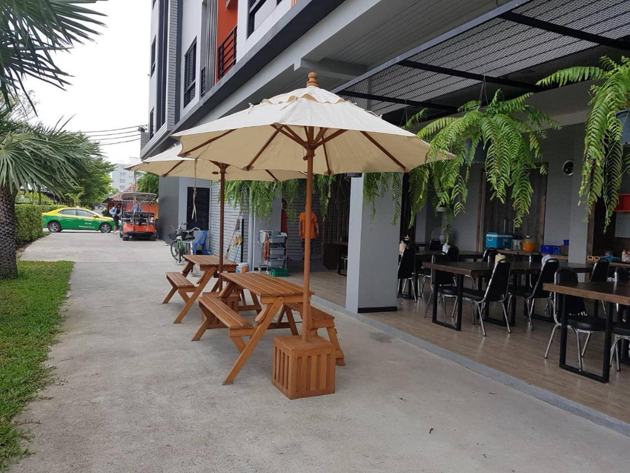 Bangkok Boutique Resort Rangsit Патхумтхани Экстерьер фото
