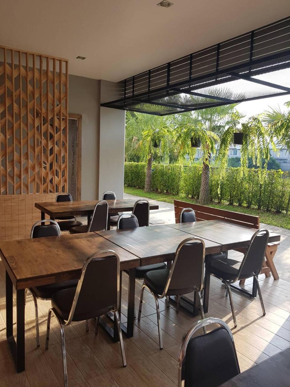 Bangkok Boutique Resort Rangsit Патхумтхани Экстерьер фото