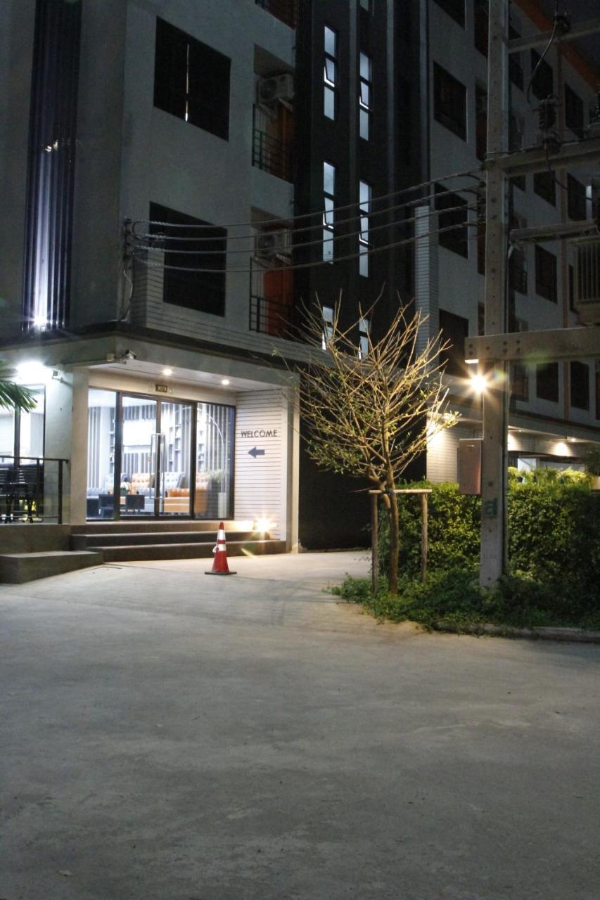 Bangkok Boutique Resort Rangsit Патхумтхани Экстерьер фото