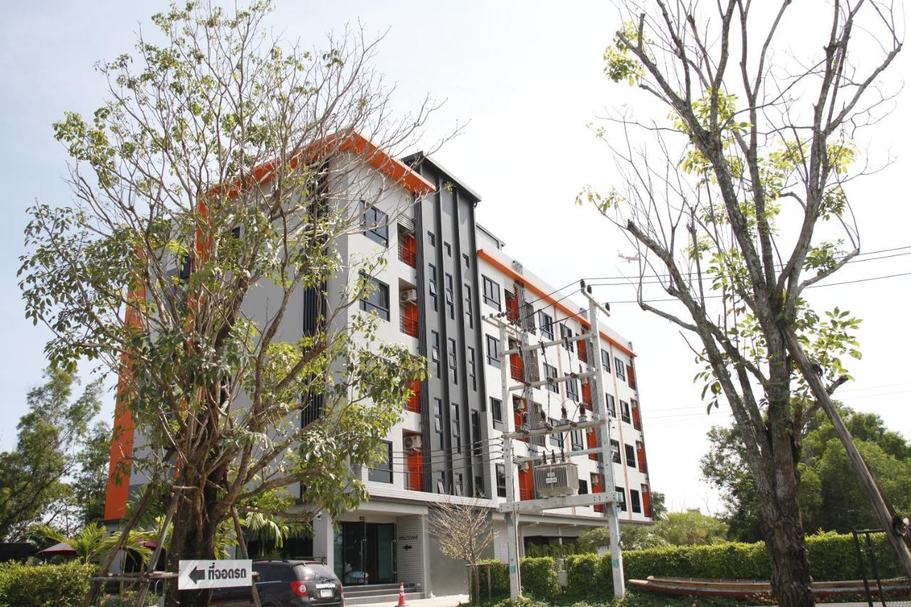 Bangkok Boutique Resort Rangsit Патхумтхани Экстерьер фото
