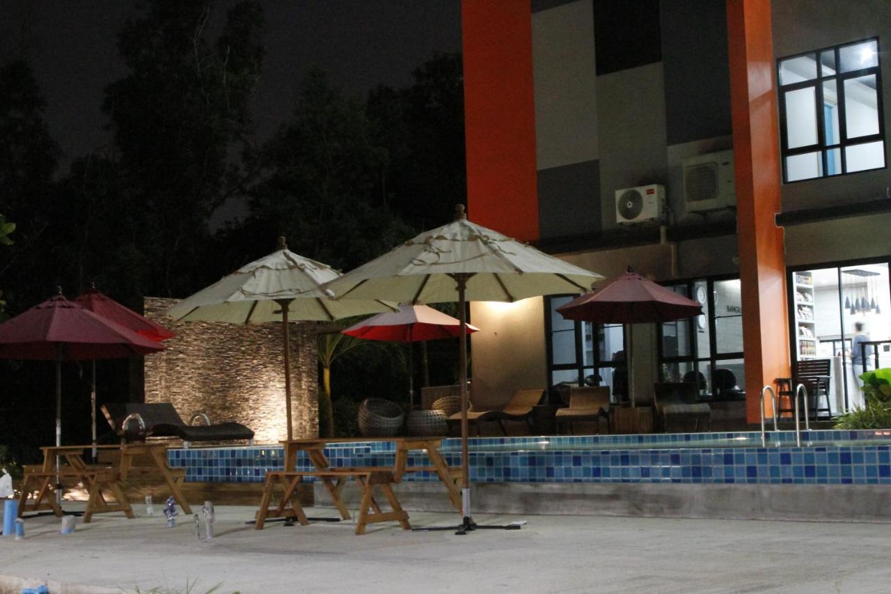 Bangkok Boutique Resort Rangsit Патхумтхани Экстерьер фото